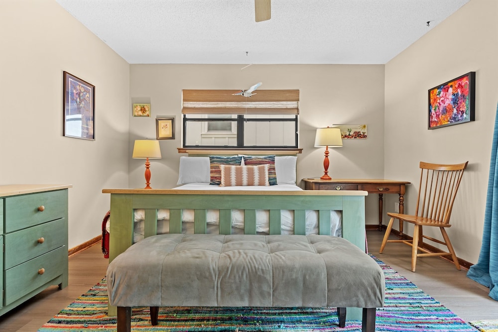 As You Like It by Avantstay Steps to Beach Bikes Sleeps 18