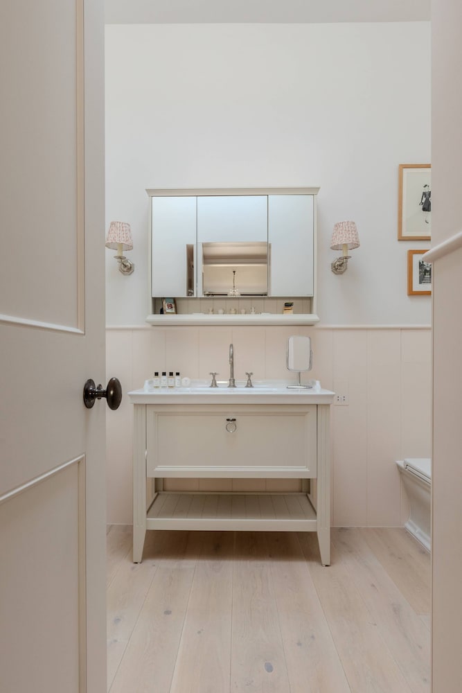 Cranley Mews VI by Onefinestay