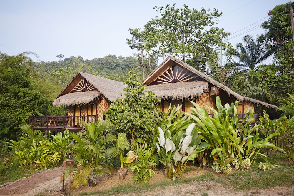 Wareerak Hot Spring & Wellness