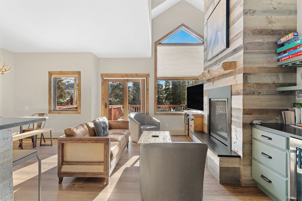 101 Tall Pines
