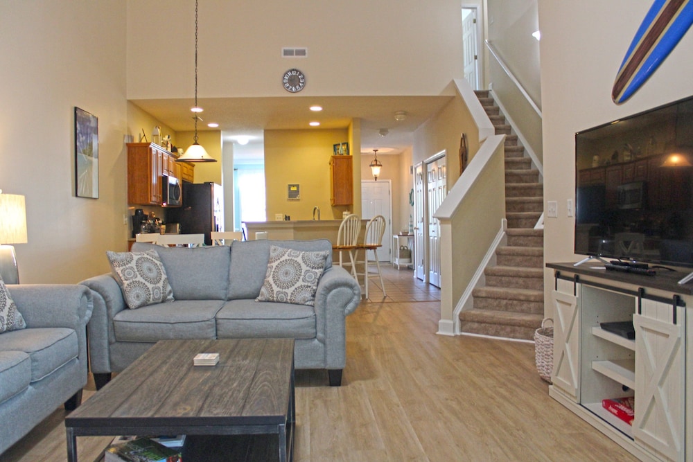 Barefoot Resort by Palmetto Vacations