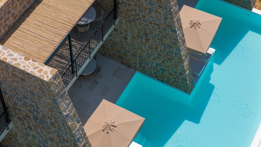 Gialova Hills 8