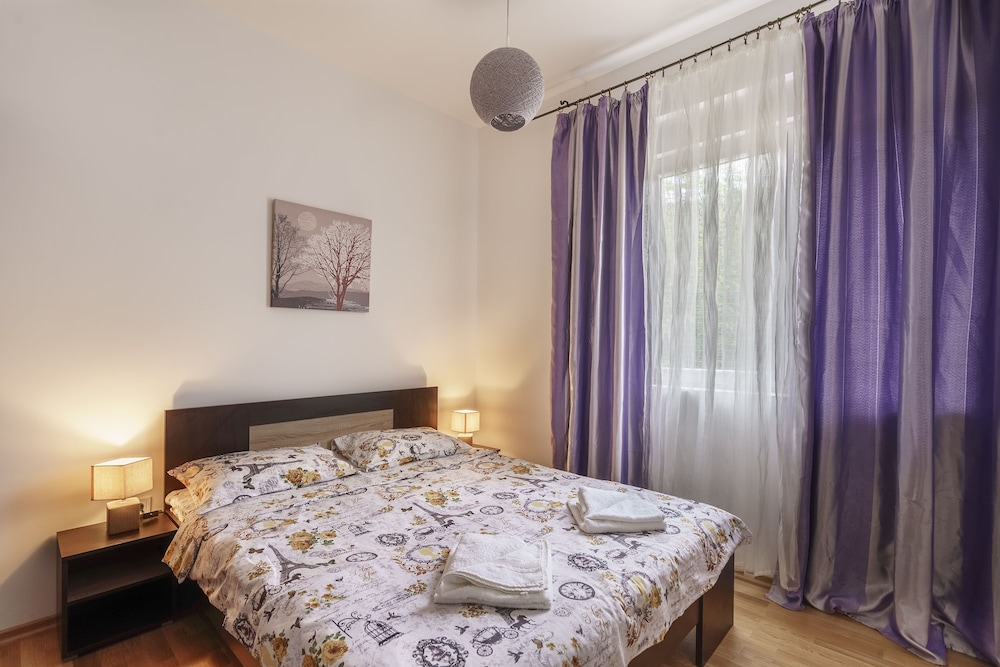 One bedroom M Rozino view 3