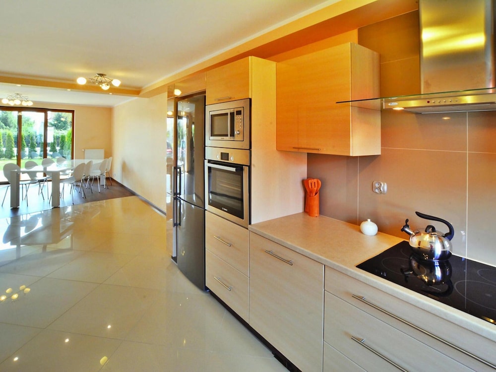 Comfortable Holiday Villa, Private Garden view 2