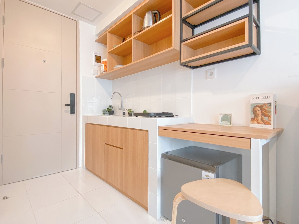 Warm And Good Studio Room At Tokyo Riverside Pik 2 Apartment