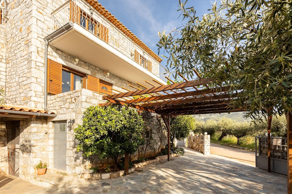 Mani Stone Villa Majlinda - Tranquil Getaway Gem view 4