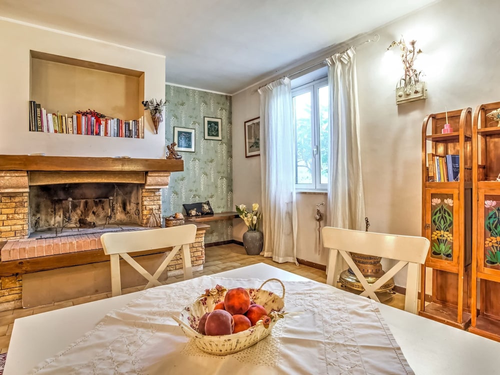 Elegant Holiday Home in Fabrica di Roma near Theatre