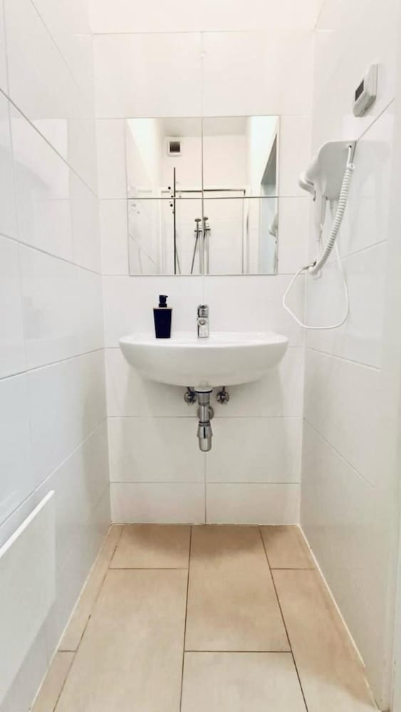Beautiful Stay for 5 Near Stadthalle