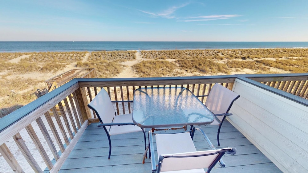 Tybee Lights 112C by Tybee Vacation Rentals