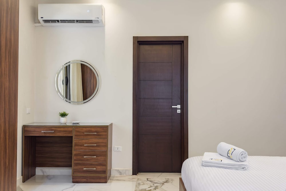 Xuru Stays I The 2bdr Emerald Pearl @ Heart of Heliopolis
