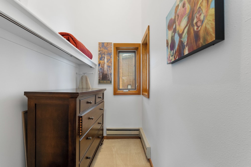 Tennis Townhome #1327 : 2, 225