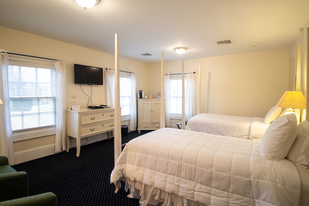 Delamater Inn