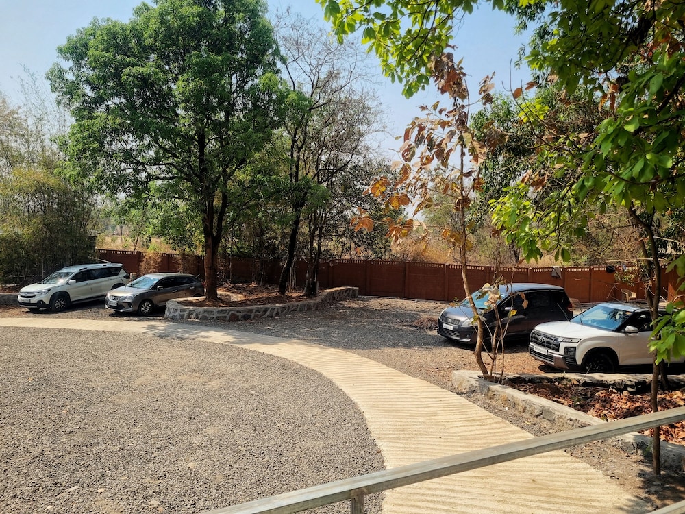 Bird's Nest Resort - Shahapur