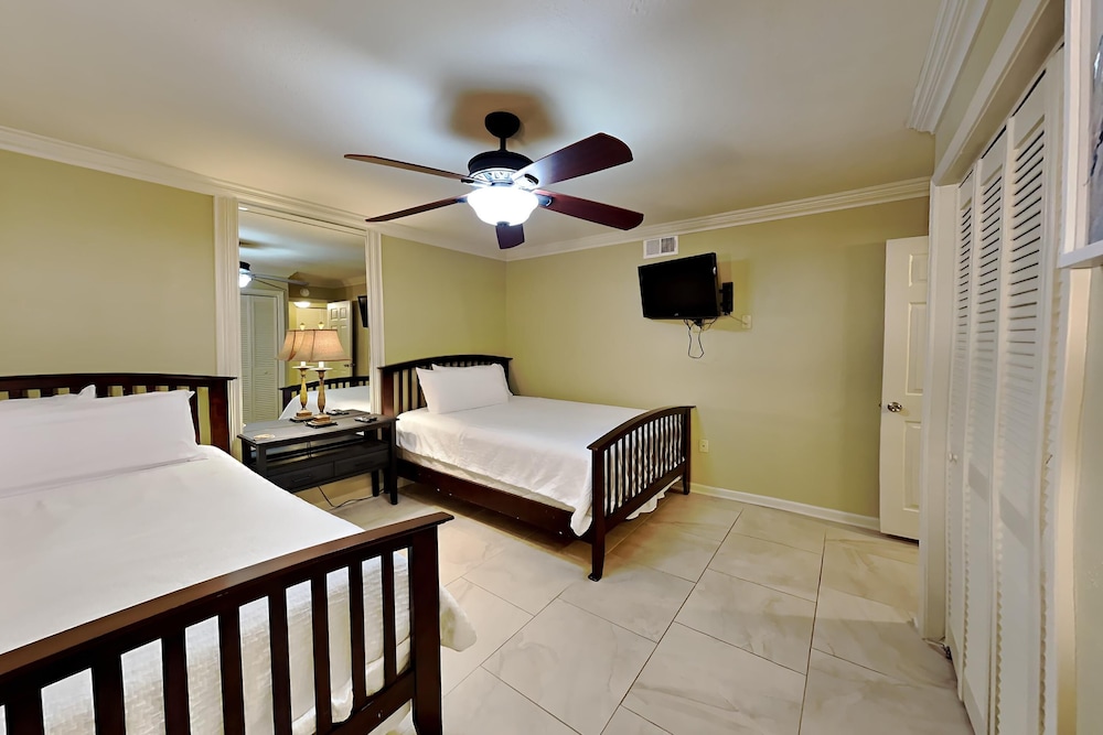 Emerald Isle Fort Walton Beach by Southern Vacation Rentals