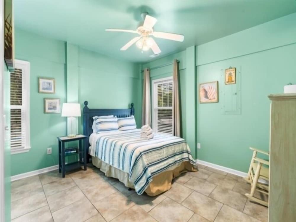 Atlantis Blue - Relaxing Beach Getaway Home Directly Across The Street From Beach Access! 5 Bedroom Home by RedAwning