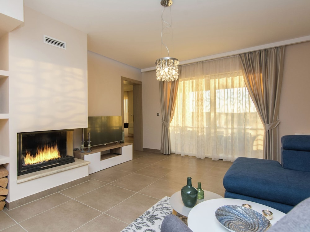 Villa With Private Heated Pool view 5