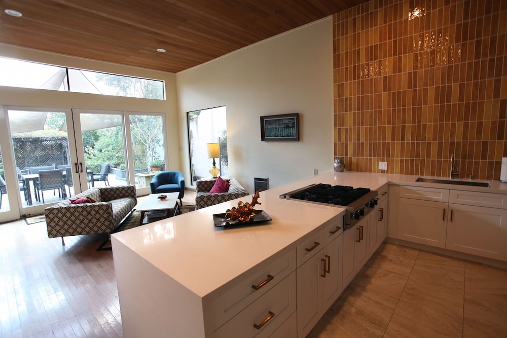 Luxury Ocean View Bay View Home