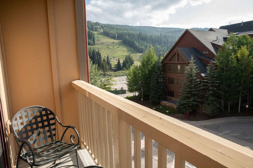 2294 Red Hawk 1 Bedroom Condo by RedAwning view 4