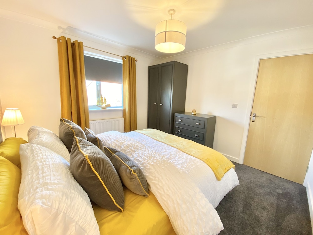 Modern 2 Bed Apartment on Northumberland Coastline view 4