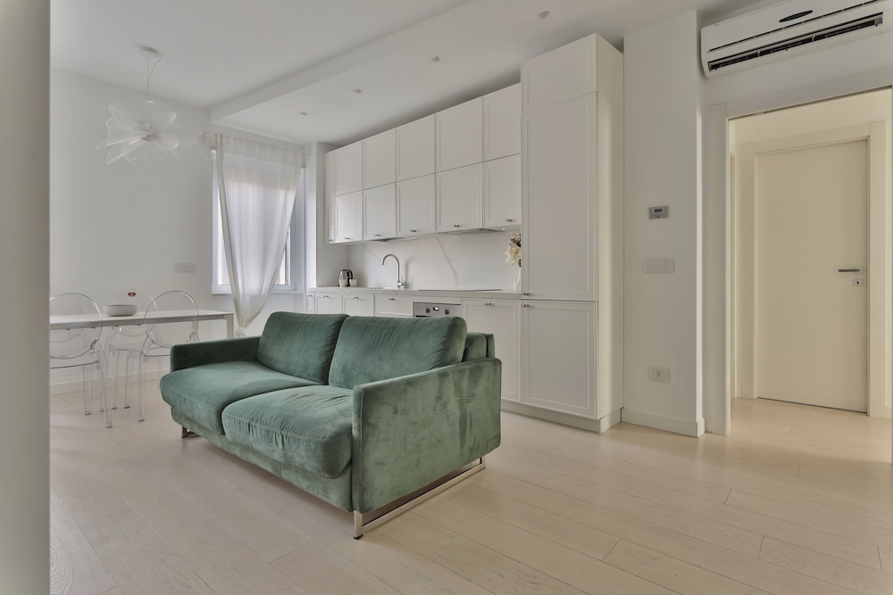 Elegant 2-bed apt in the Centre of Milan