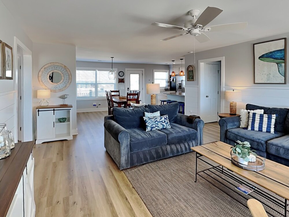 Sea Paradise Cottage by Topsail Realty