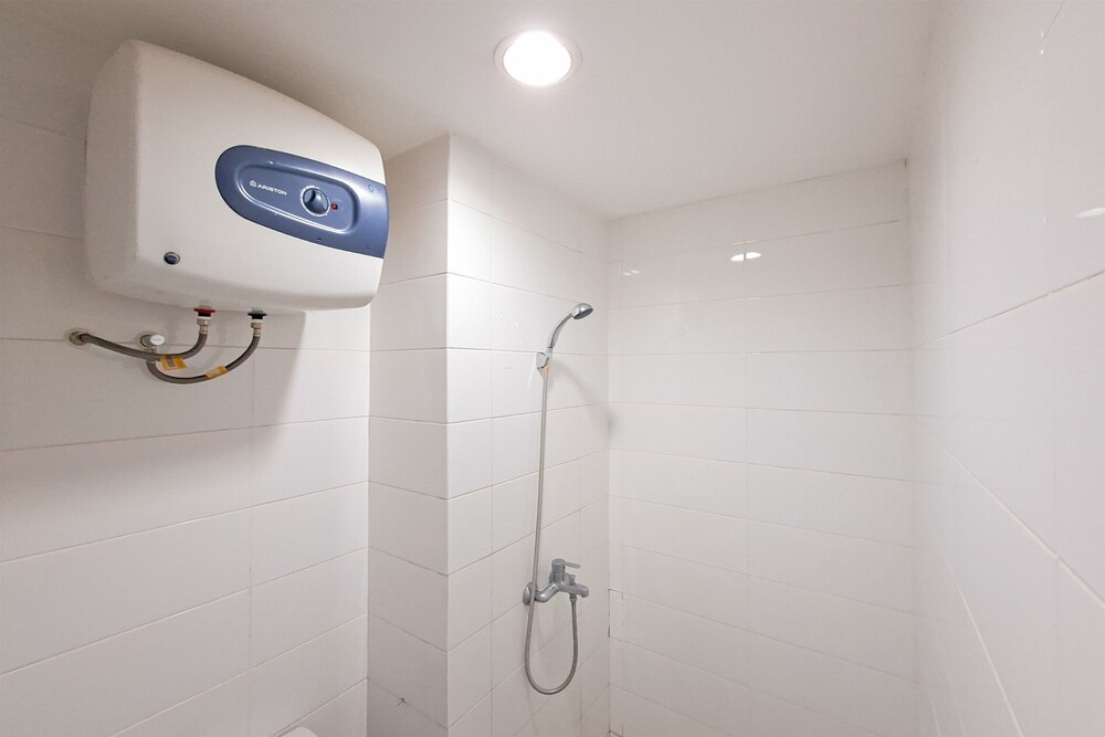 Basic Studio Room Apartment At Tuscany Residence