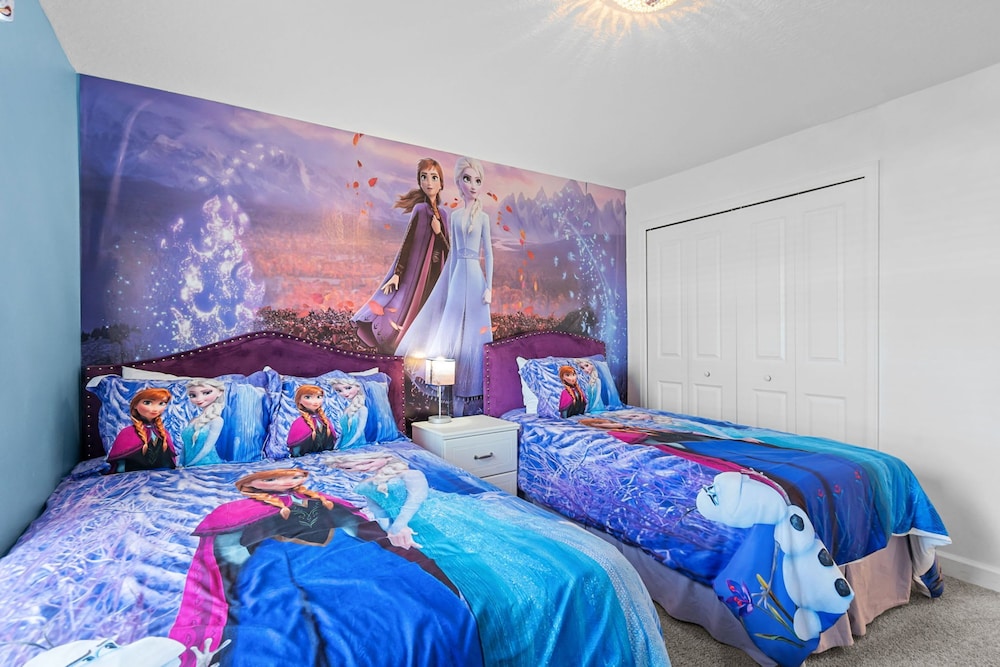 Stylish 4BR Home Near Disney With Themed Rooms