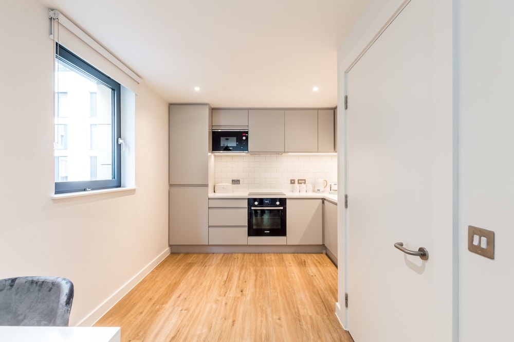 Luxury 1 Bed Castle View Apartment view 5