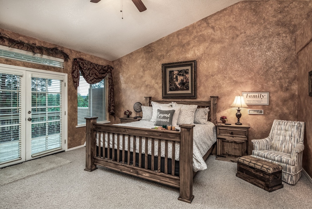 Cozy Timbers by Ruidoso Vacation Rentals view 3