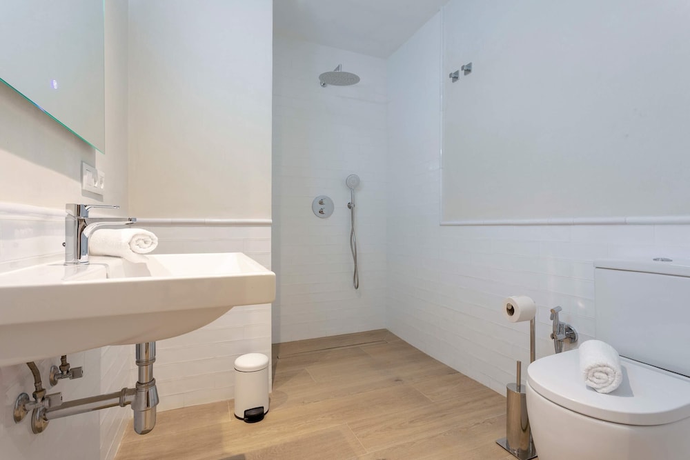 Exclusive 2-bedroom Near the Cathedral. San Matías I