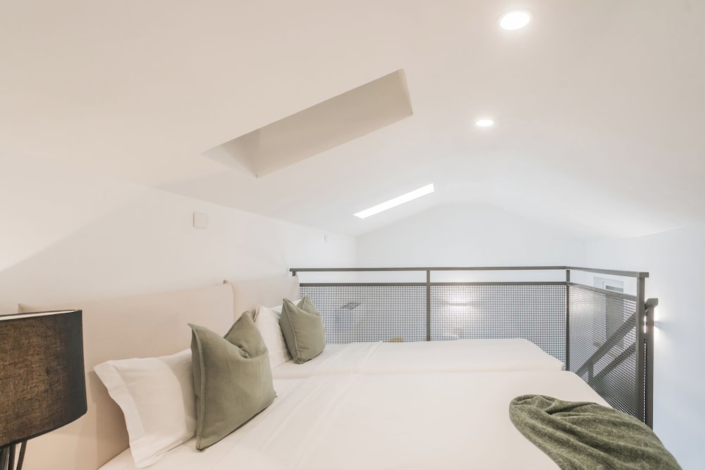 Borsieri Como Apartments with Parking by Rent all Como