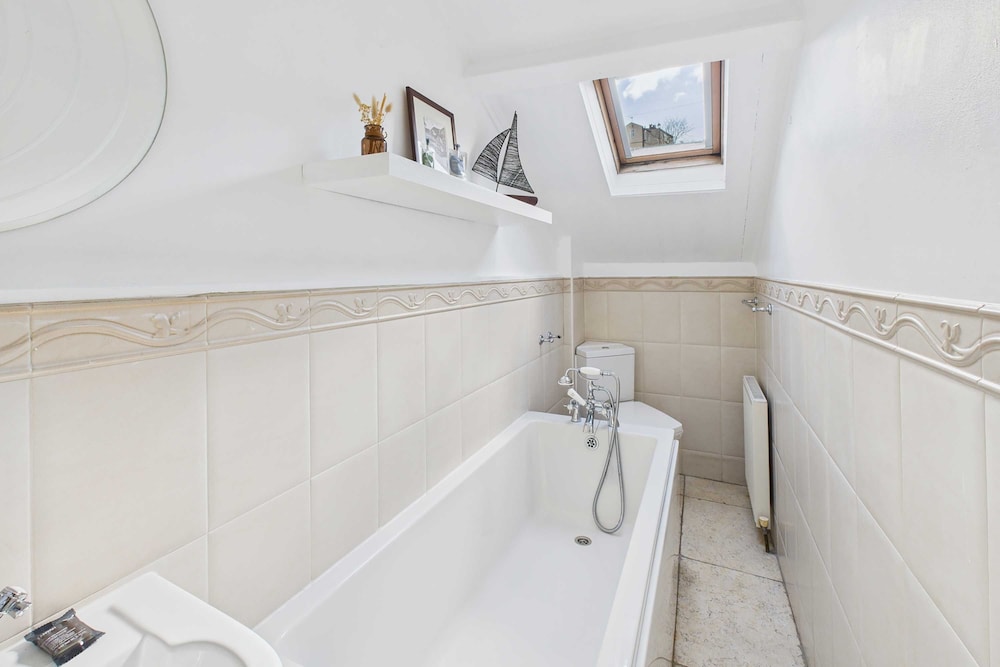 Host Stay Luna Cottage