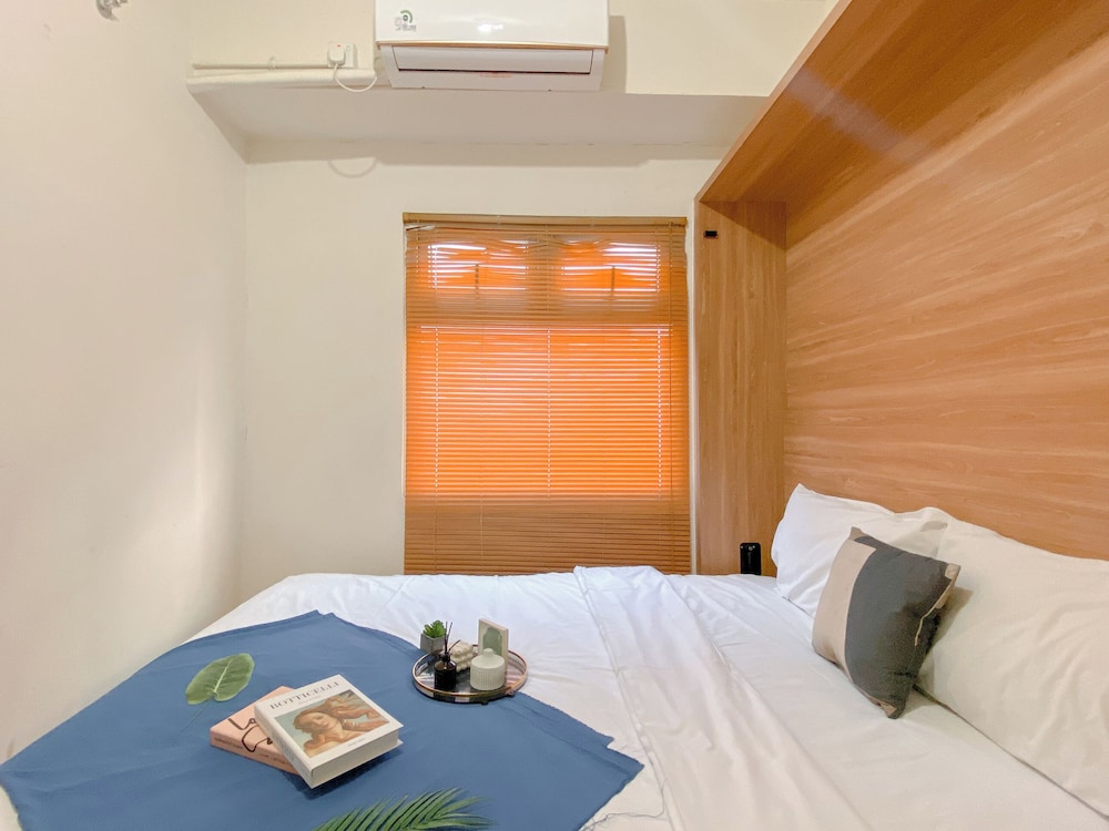 Cozy Living 2Br At Green Pramuka City Apartment