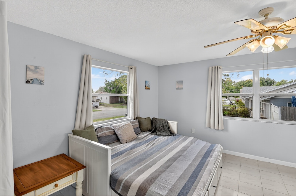 Chelsea Way Getaway Bright 4br Family Retreat 4 Bedroom Home