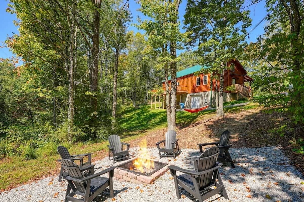 Seven Pines Cabin - Secluded in Hocking Hills