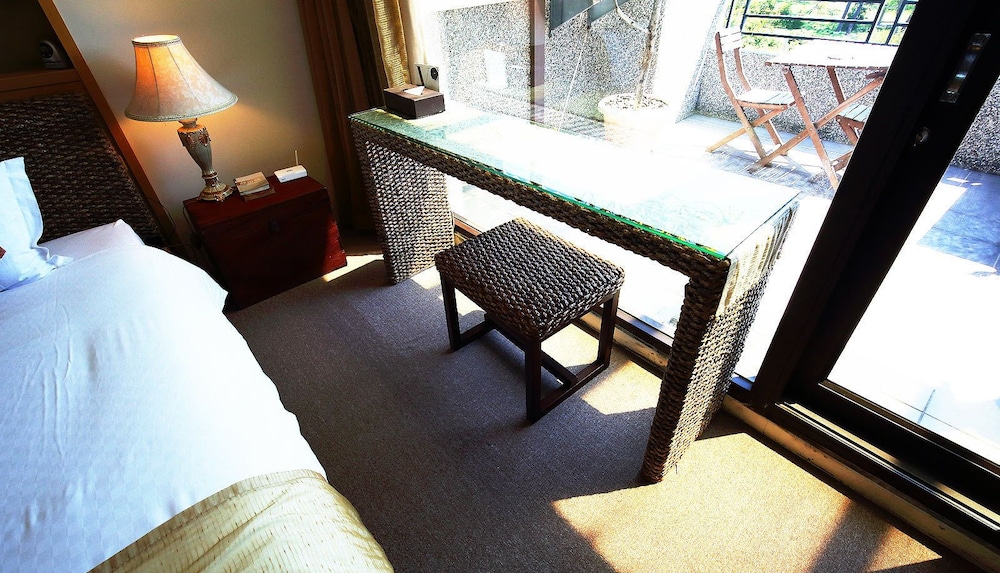 Pine Sea and Flower Hostel