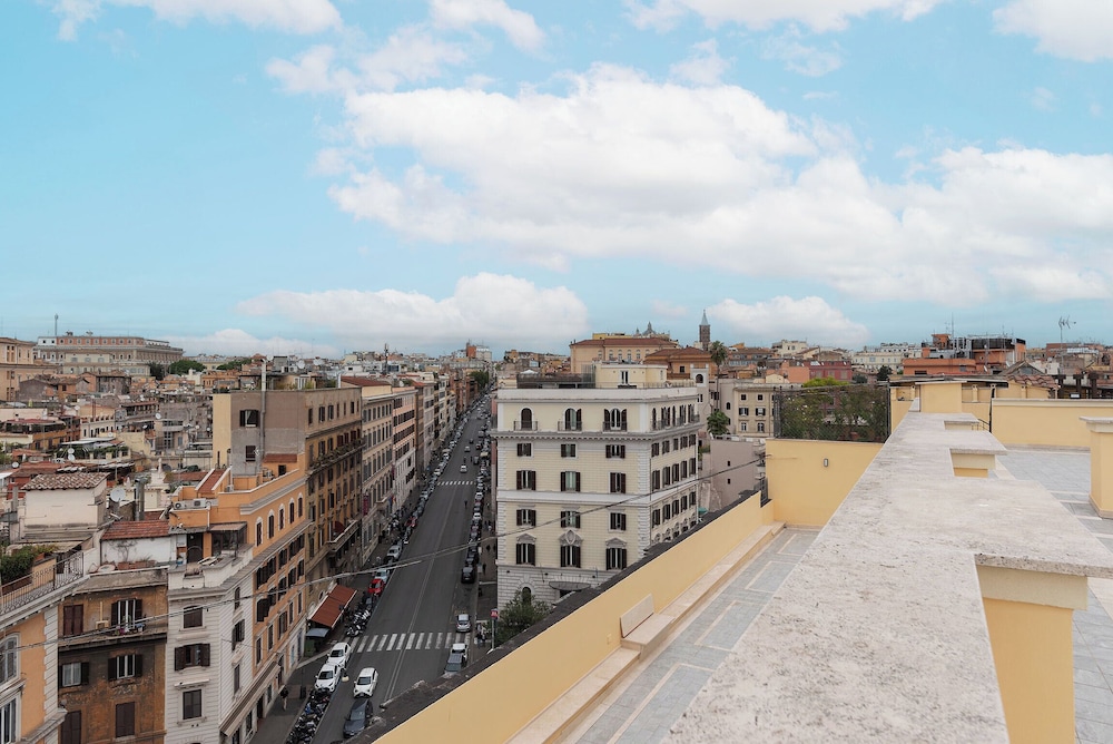JOIVY Cavour 238 en Rome