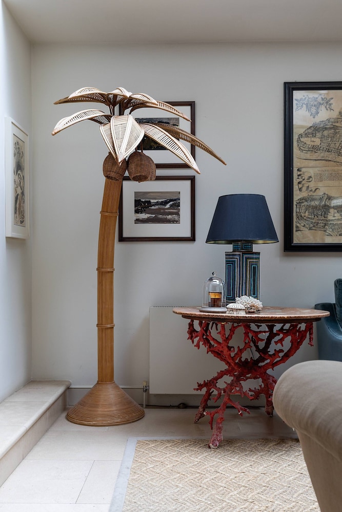Chesilton Road by Onefinestay