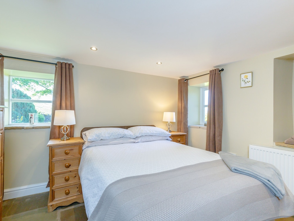 Golden Slack Cottage