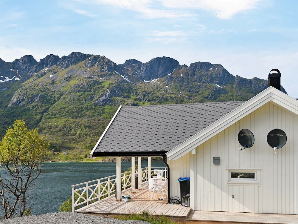 8 Person Holiday Home in Tengelfjord view 5