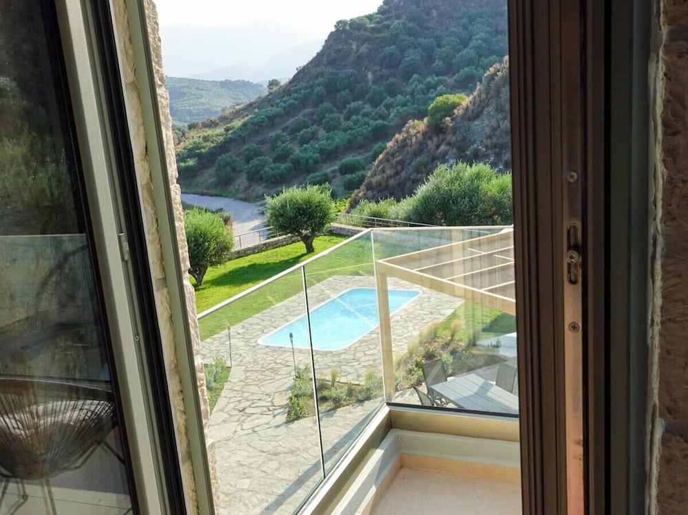 ReCrete - Retreat in Crete