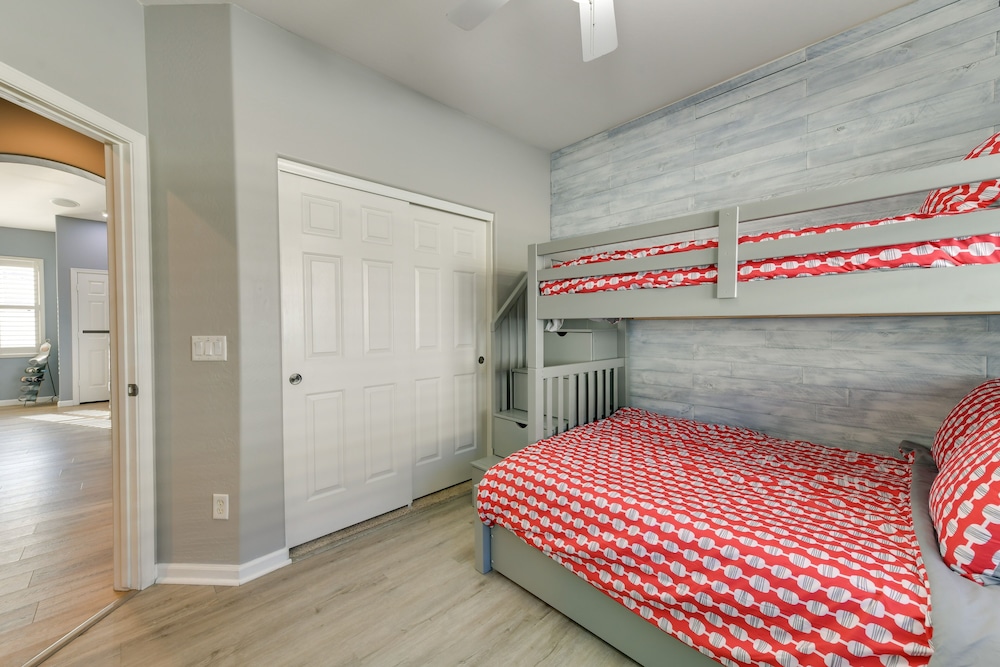 Charming Gilbert Home w/ Patio  Putting Green! - Property Image 21