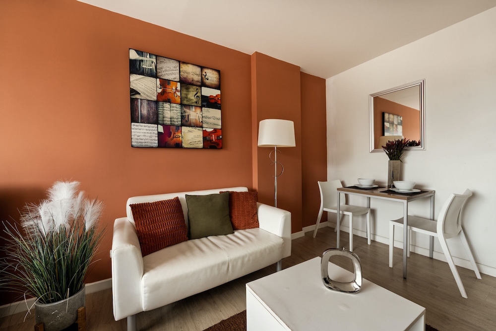 First Choice Suites by the Sea