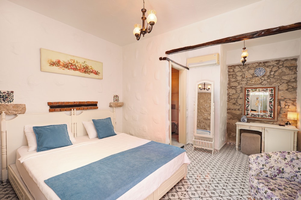 Alacati Eski Ev Hotel - Image 30
