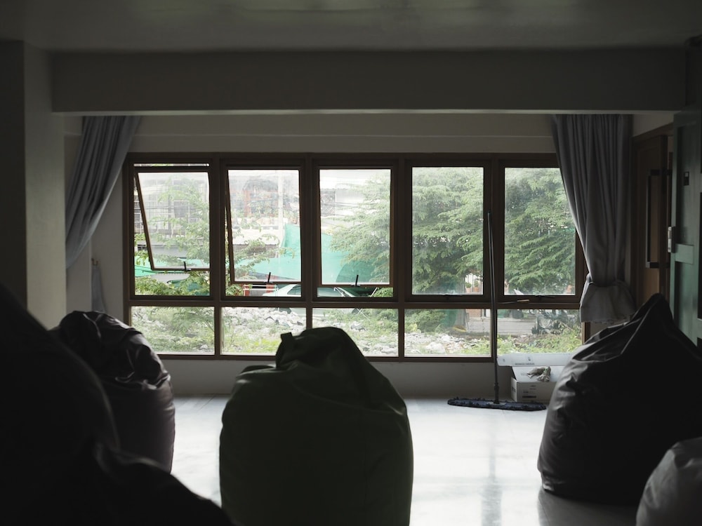 Krung Tone Hostel