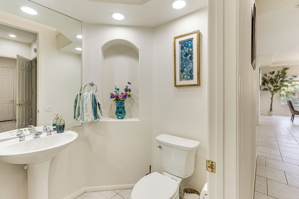 Family Friendly: Spacious Oasis in Palm Desert!