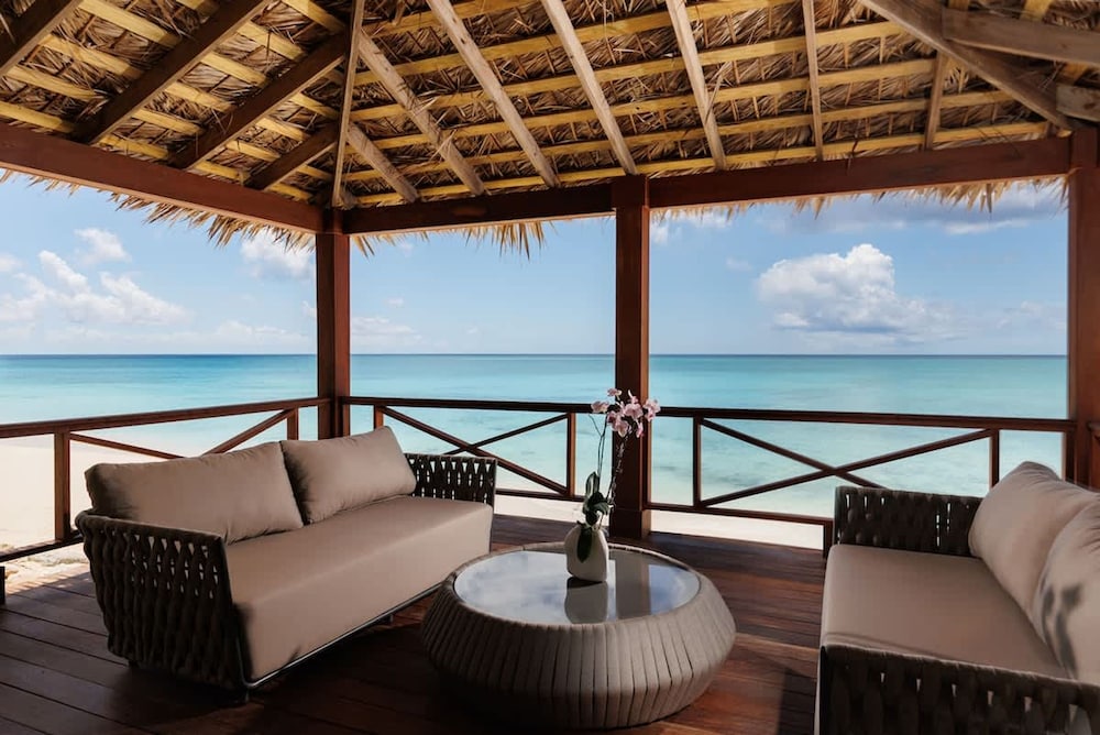 Newly Renovated Notos Cove Villa Property