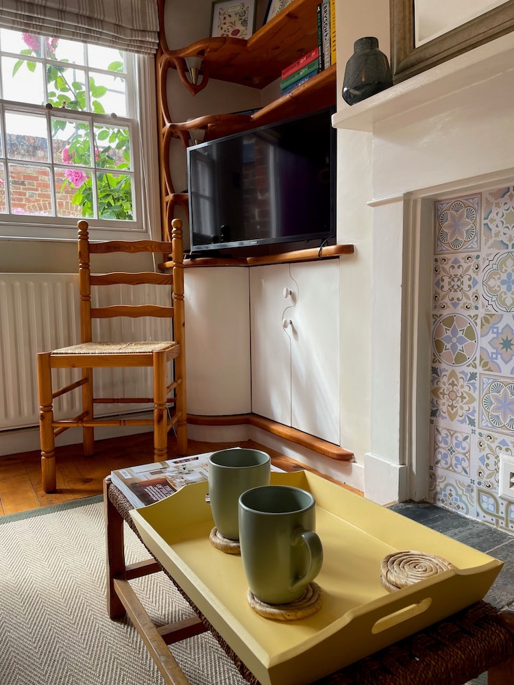 Historic 1Bd Cottage In Heart Of Farnham