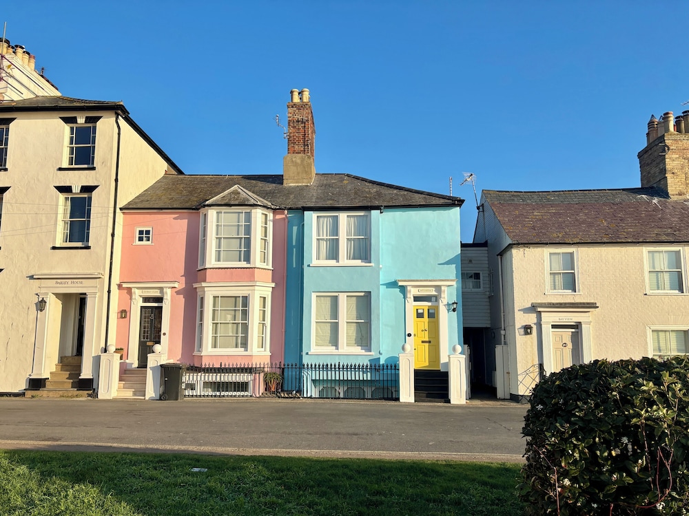 Astondene, East Cliff