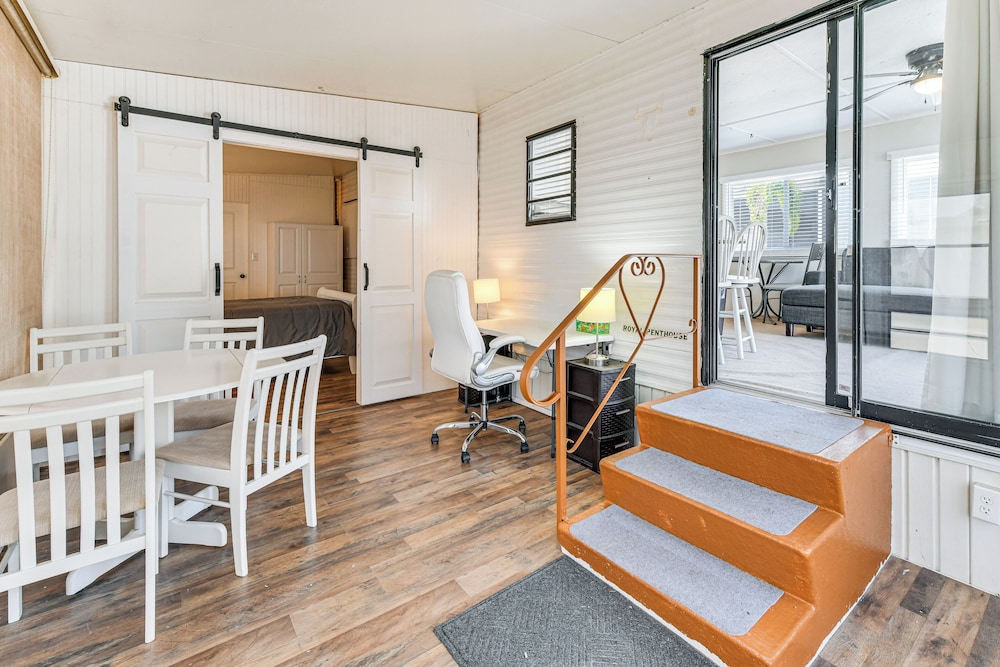 Resort Amenities, 7 Mi to Dtwn: Sarasota Home!